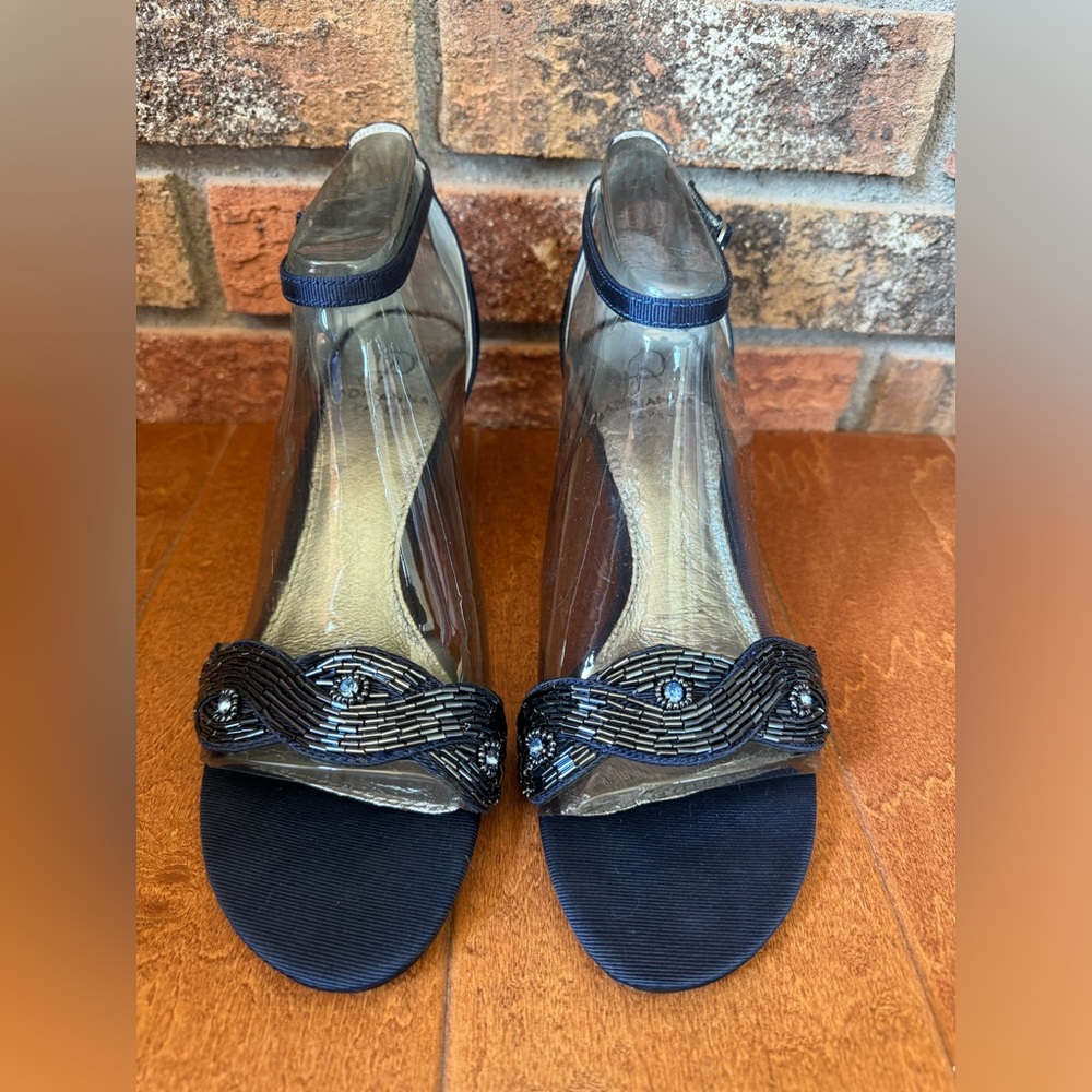 Adrianna Papell Size 8.5M Navy Shiny Faille Aerin Kitten Heel